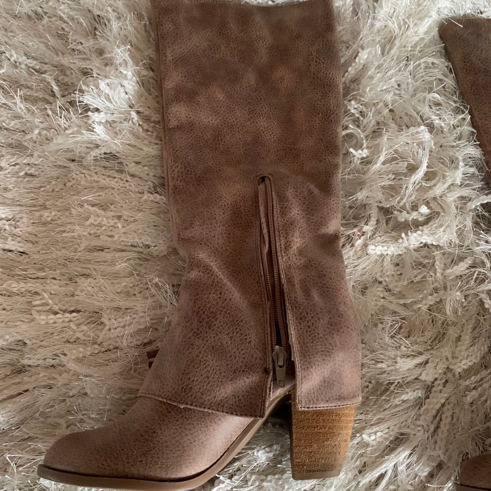 Tan distresses knee boots size 7.5